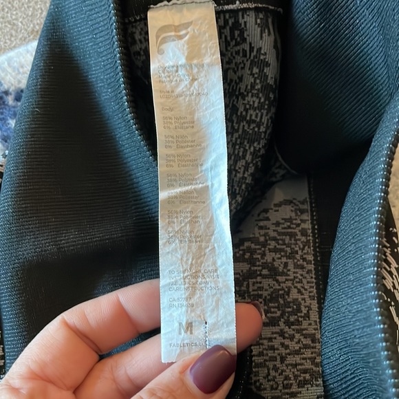 Fabletics snakeskin print leggings - Picture 3 of 3
